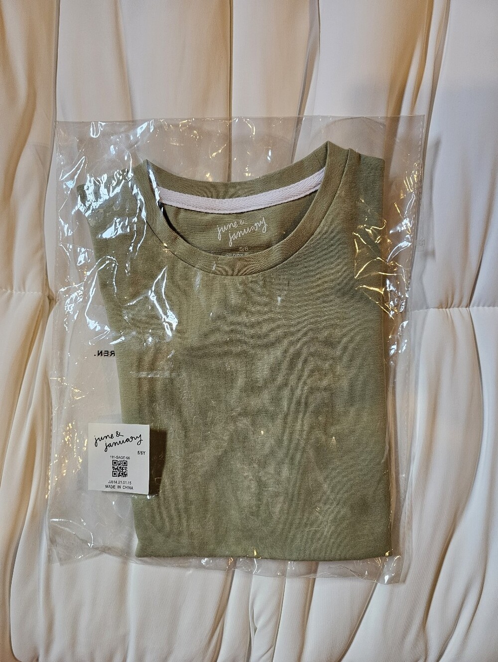 June & January Youth Sage Green Tee Size 5/6 NWT Boutique
